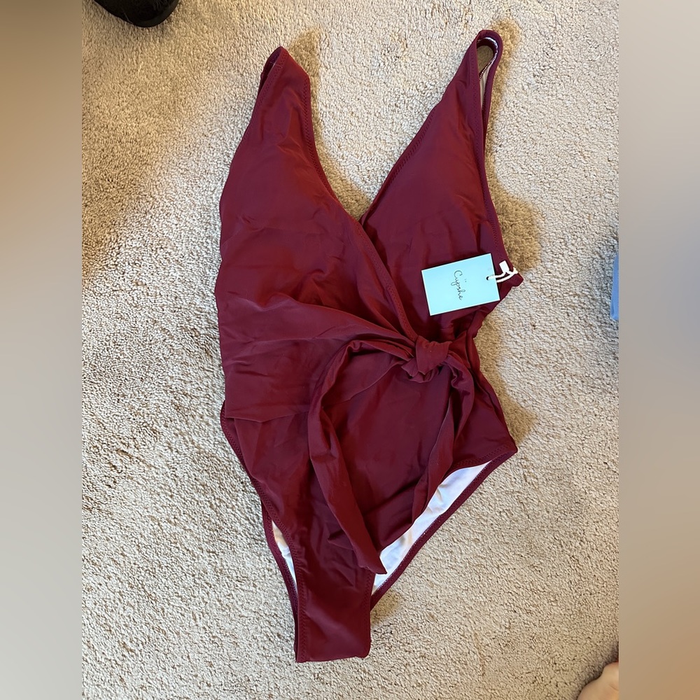 Cupshe one-piece swim suit - never worn